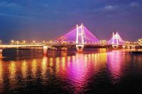 江城从此有榆钱：致远武汉旗舰店启幕，一场“敢为人先”的木质叙事