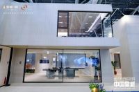 张灿设计作品「繁花静界」展馆刷屏，皇派门窗2026广州建博会首日斩获“人气王”