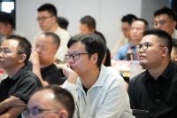 全屋定制杀价内卷赚不到钱？价值定价+双店模式帮区域工厂跳出低价泥潭