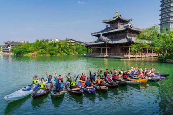 当小黄人闯入水墨江南：濮院时尚古镇的“非标”实验今日启幕