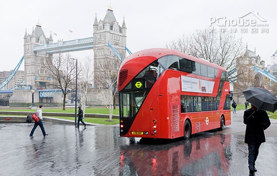 伦敦市红色双层巴士
