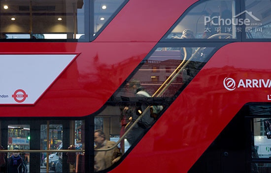 伦敦市红色双层巴士　设计细节