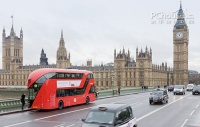 伦敦市红色双层巴士：“最具魅力的红色象征”