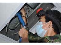 空调清洗小技巧之怎么拆开空调内机