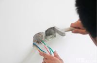 男人千万别说不行 开关插座安装又不难