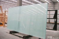 什么是超白玻璃 超白玻璃多少钱一平方