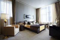 老妈装修，看完媳妇哭成泪人！这个墙面颜色丑到爆！