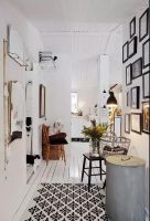 玄关软装也可以很别致 全身镜黑板墙搁架用起来