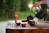 烧水壶底一层水垢，烧水太费电了，教你用这4种方法去除