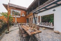 现代年轻人装修阳台都不选瓷砖，这样铺设，不仅美观还养生