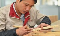 丽博橱柜“秀”手艺：全屋定制实木雕刻的传承与匠心
