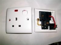 暗盒用水泥固定还是石膏好 如何选择暗盒插座