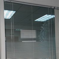 怎样让百叶窗外面看不到 百叶窗帘都有哪些种类