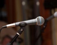 麦克风如何连接音响 麦克风连接没声音怎么办