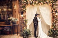 租套婚纱多少钱 租婚纱1000一天贵么