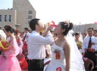倒交杯酒说什么祝福语 交杯酒有哪几种喝法