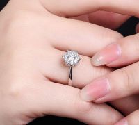 平时戴50分钻戒高调吗 婚戒六爪还是四爪钻戒耐看