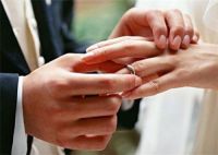 祝朋友订婚的简单话语 朋友订婚送什么花好