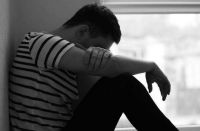 如果一个男人不爱你表现在哪几方面? 假装爱你的男人的表现