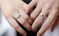 什么钻戒男人一生只能买一个 男人不轻易送女人戒指
